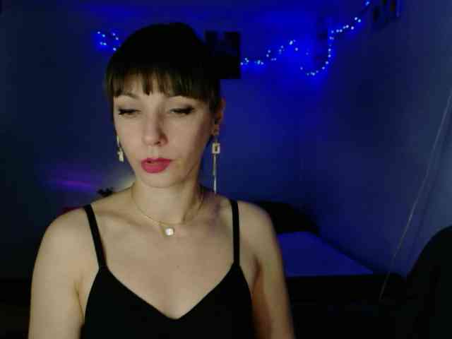 Lady-Caroline webcam