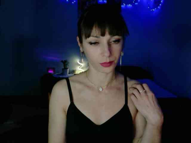 Lady-Caroline webcam