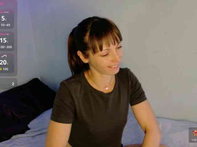 Lady-Caroline webcam