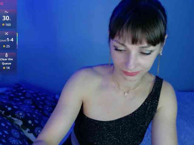 Lady-Caroline webcam