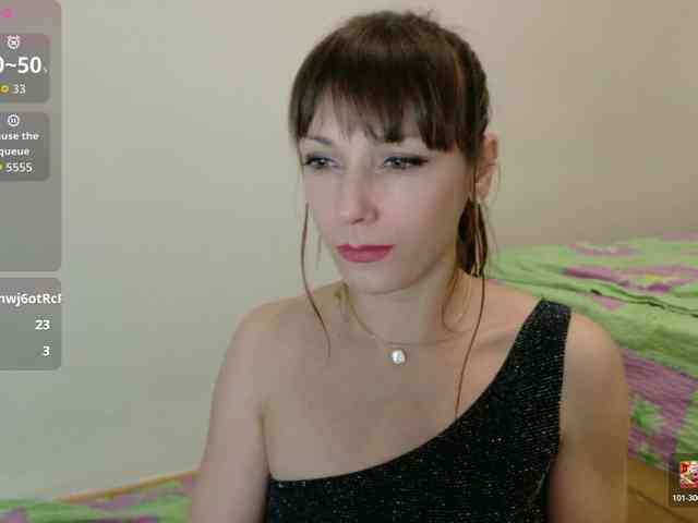 Lady-Caroline webcam