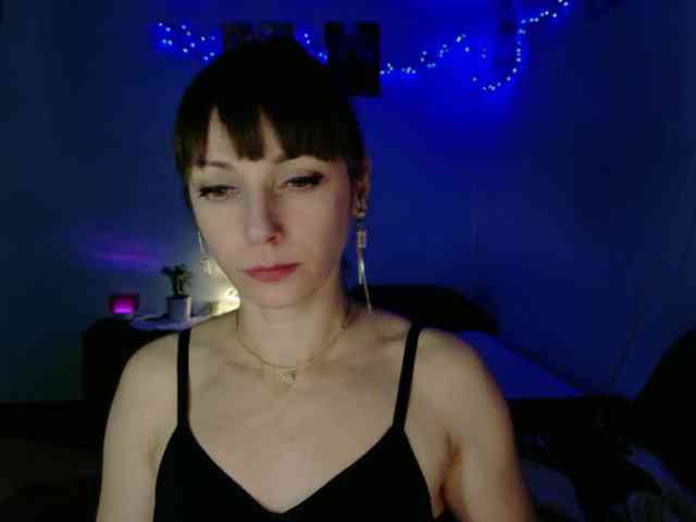 Lady-Caroline webcam