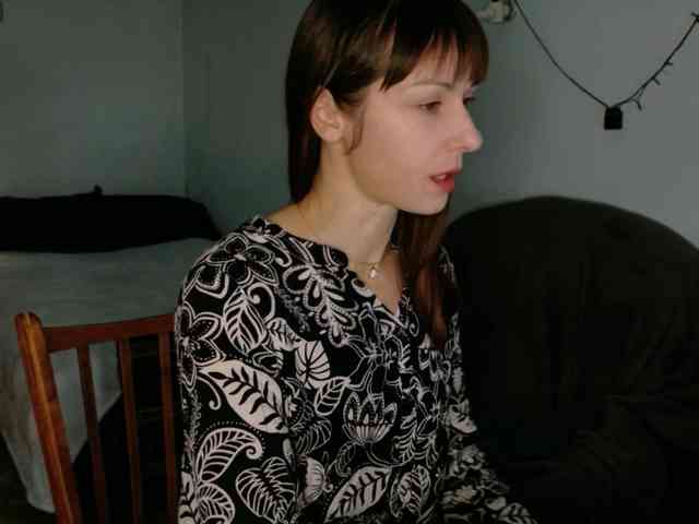 Lady-Caroline webcam