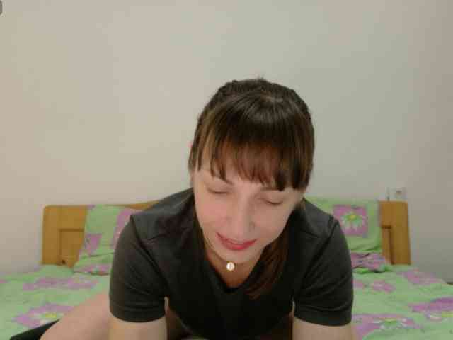 Lady-Caroline webcam