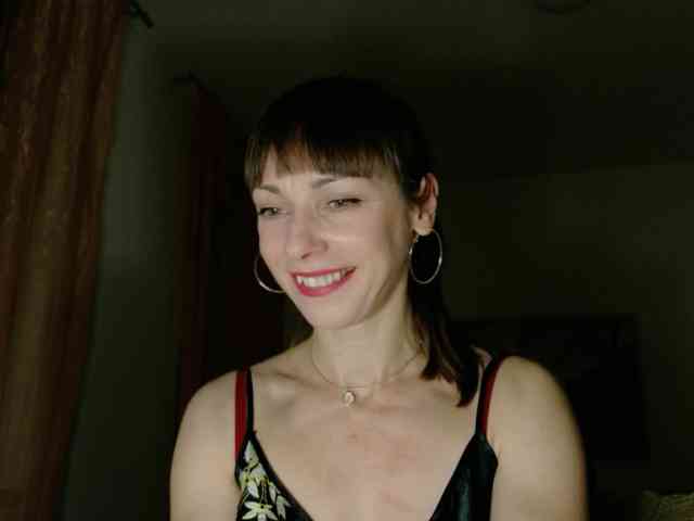 Lady-Caroline webcam