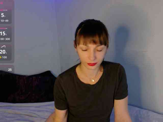 Lady-Caroline webcam