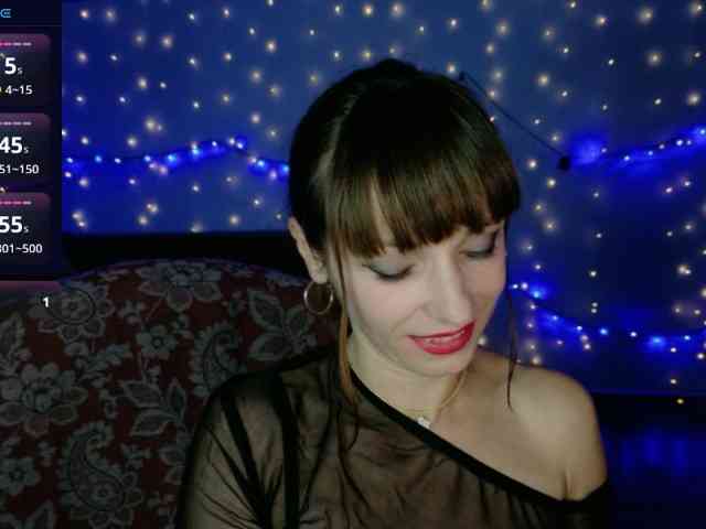 Lady-Caroline webcam