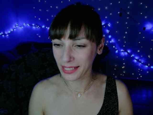 Lady-Caroline webcam