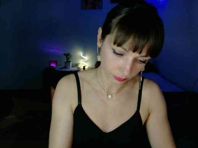 Lady-Caroline webcam