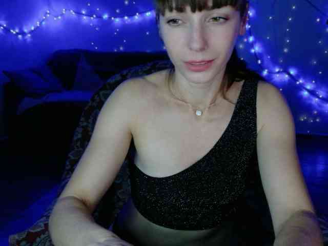 Lady-Caroline webcam