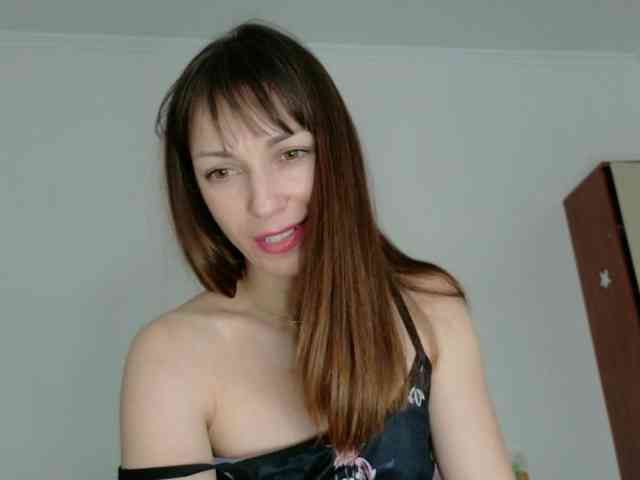 Lady-Caroline webcam