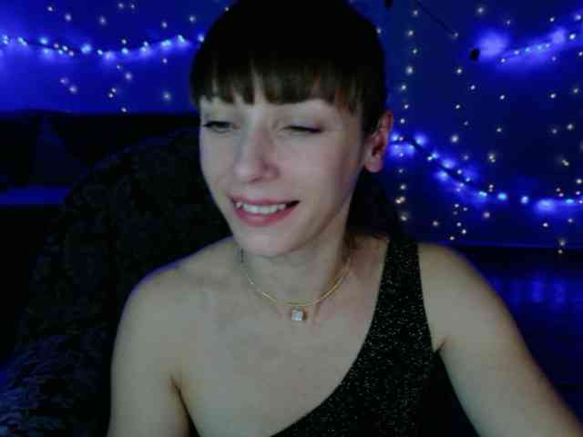 Lady-Caroline webcam
