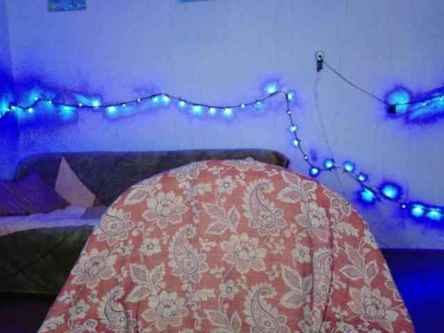 Lady-Caroline webcam