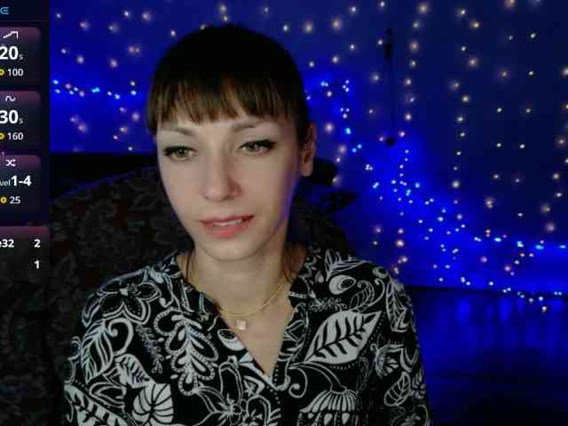 Lady-Caroline webcam