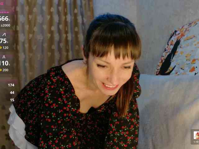 Lady-Caroline webcam