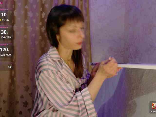 Lady-Caroline webcam