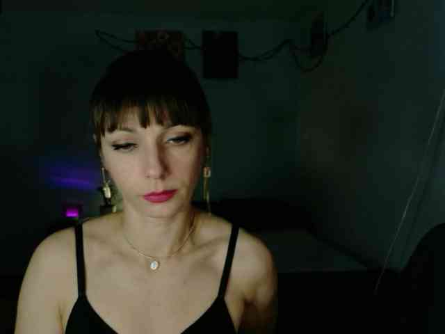 Lady-Caroline webcam