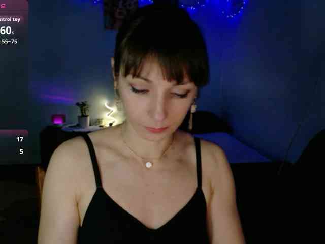Lady-Caroline webcam
