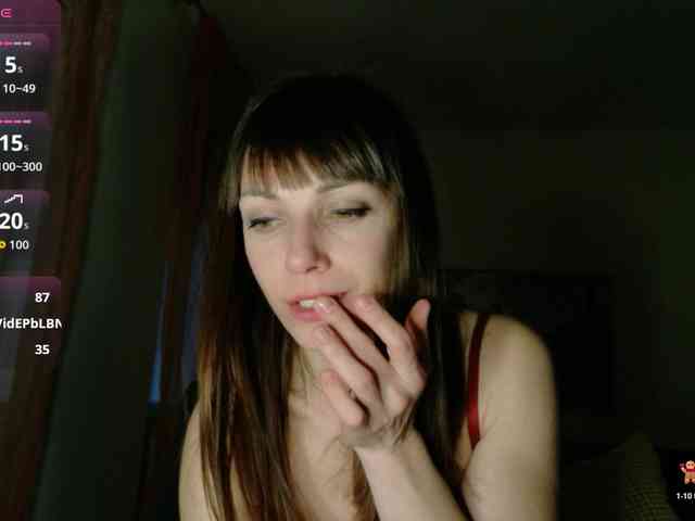 Lady-Caroline webcam