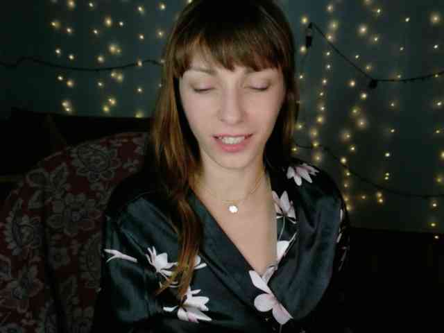 Lady-Caroline webcam