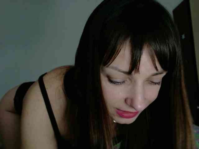 Lady-Caroline webcam