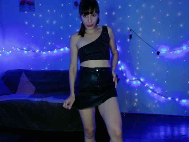 Lady-Caroline webcam