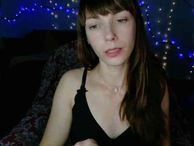 Lady-Caroline webcam