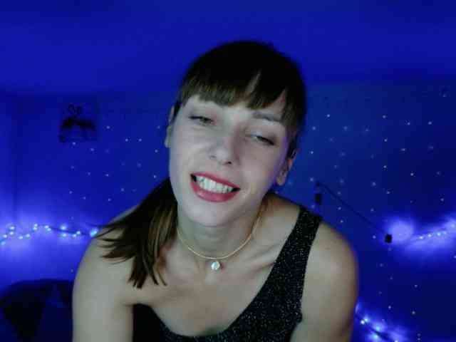 Lady-Caroline webcam