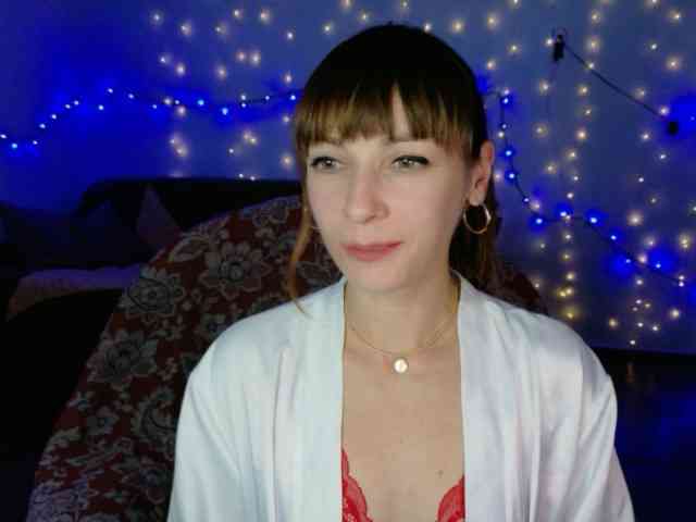 Lady-Caroline webcam
