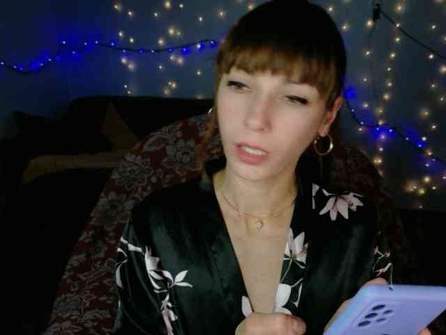 Lady-Caroline webcam