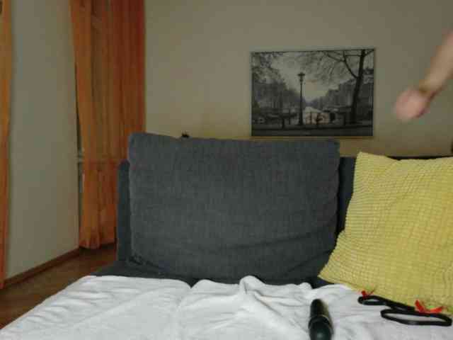 Lady-Caroline webcam