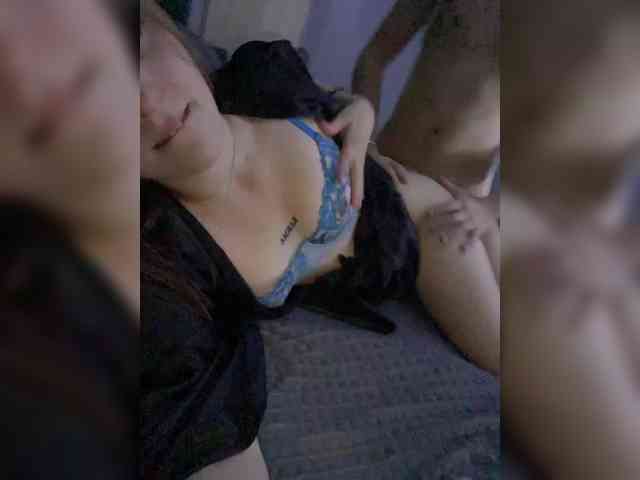 Toni-and-Tanya Live Webcam on {site_name}