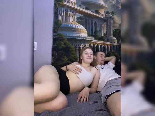 Toni-and-Tanya webcam