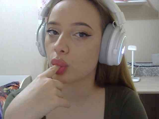 ZinaSantulli webcam