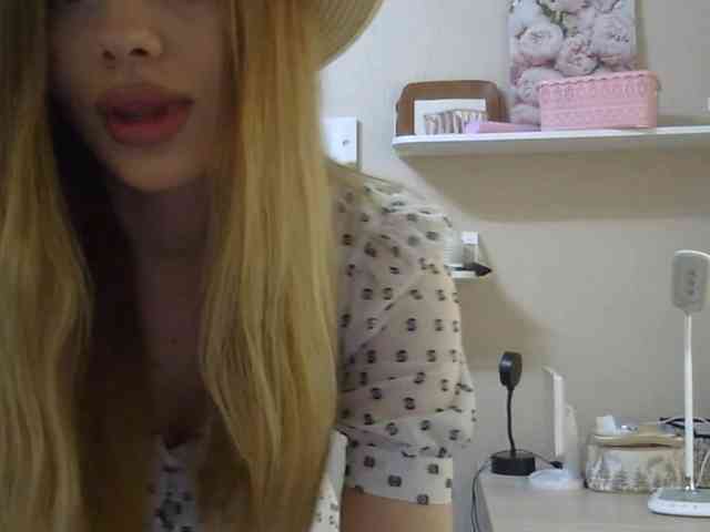 ZinaSantulli webcam