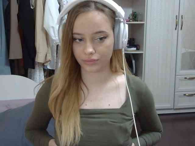 ZinaSantulli webcam