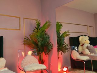 KirraWhite Porn Show