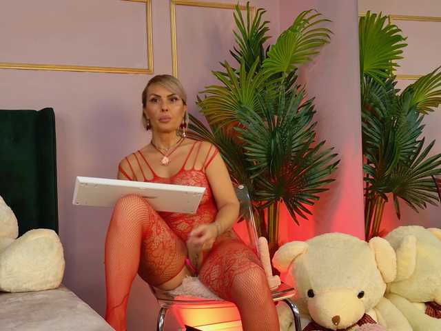 KirraWhite's BongaCams show and profile