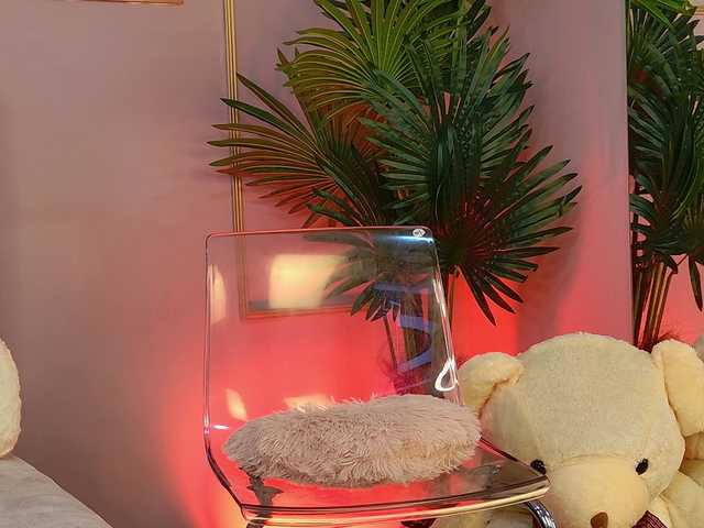 KirraWhite's BongaCams show and profile