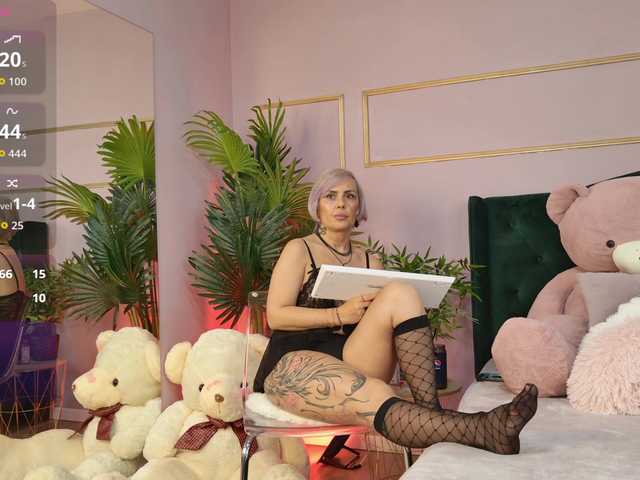 KirraWhite's BongaCams show and profile