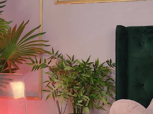 KirraWhite's BongaCams show and profile