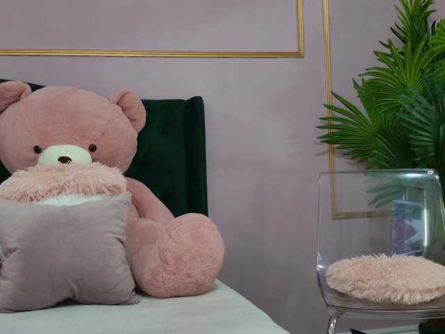 KirraWhite Profile Image