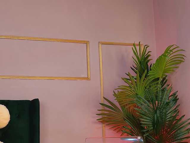 KirraWhite's BongaCams show and profile