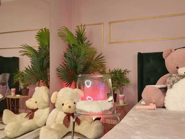 KirraWhite's BongaCams show and profile