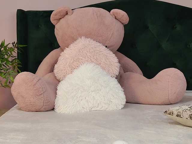 KirraWhite's BongaCams show and profile