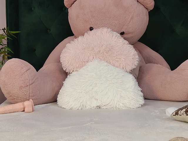 KirraWhite's BongaCams show and profile