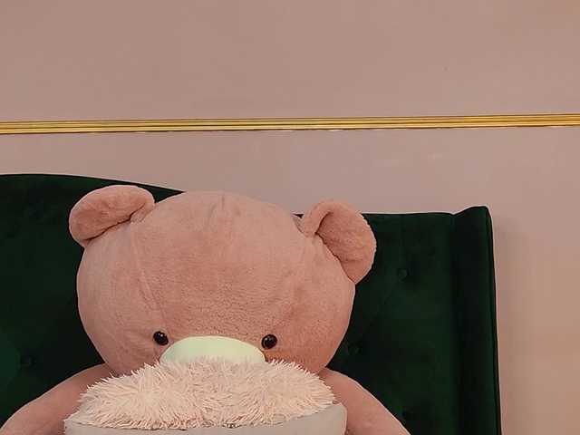 KirraWhite's BongaCams show and profile