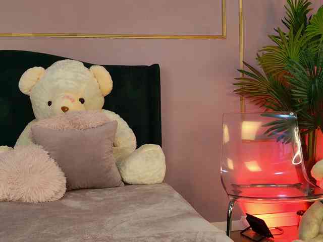 KirraWhite Live Webcam on BongaCams