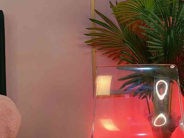 KirraWhite Live Webcam on BongaCams