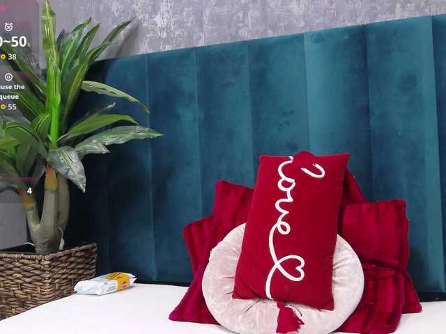 RoxieAnne's BongaCams show and profile